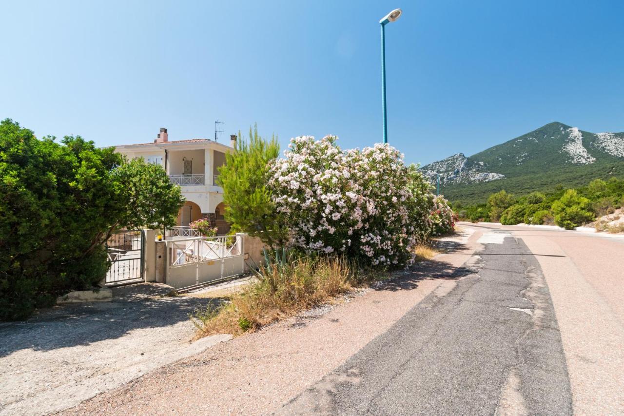 Ferienwohnung Una Veranda Sul Mare Cala Gonone Exterior foto